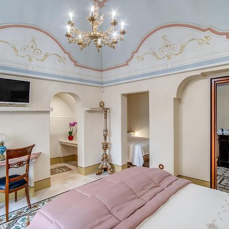 Palazzo Stunis - Dimora Di Charme Bed and Breakfast Ostuni Εξωτερικό φωτογραφία