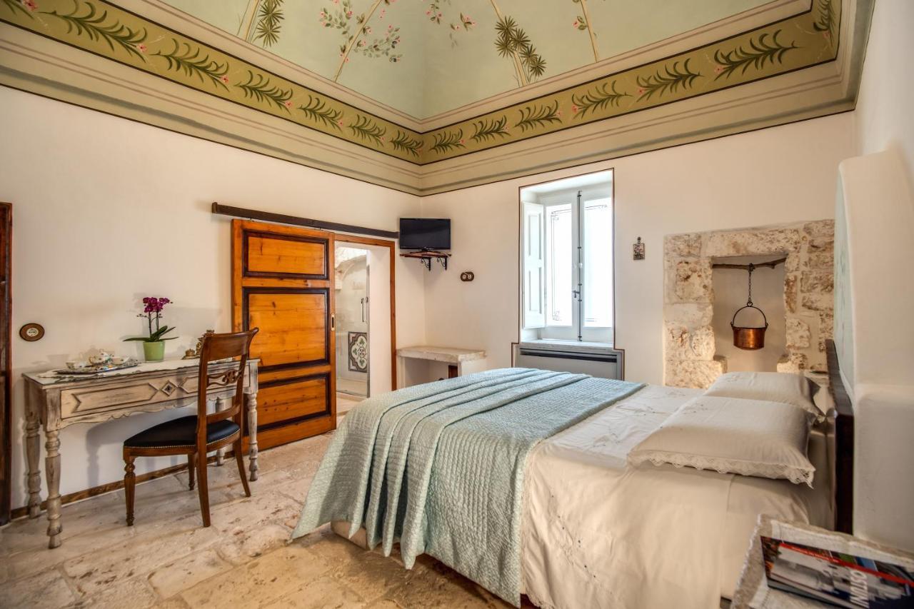Palazzo Stunis - Dimora Di Charme Bed and Breakfast Ostuni Εξωτερικό φωτογραφία