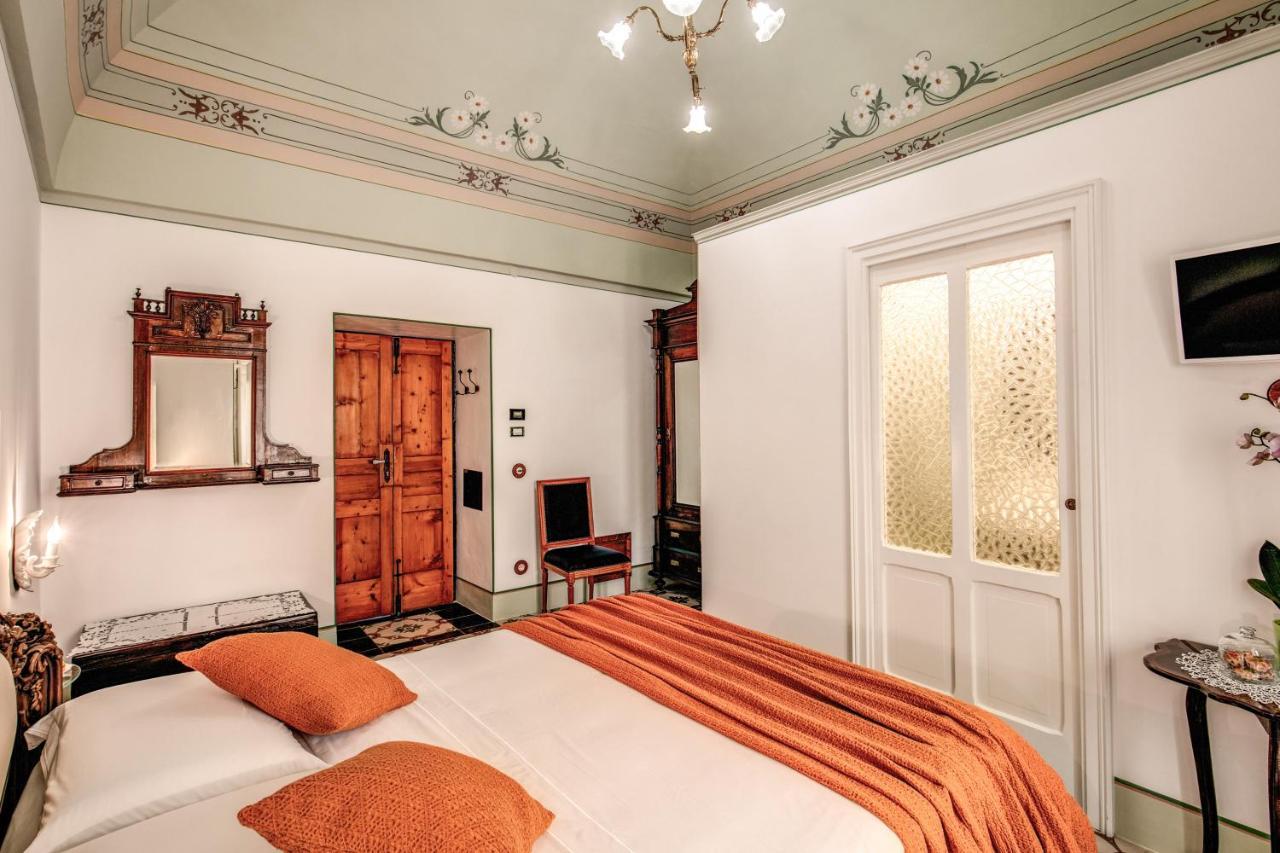 Palazzo Stunis - Dimora Di Charme Bed and Breakfast Ostuni Εξωτερικό φωτογραφία