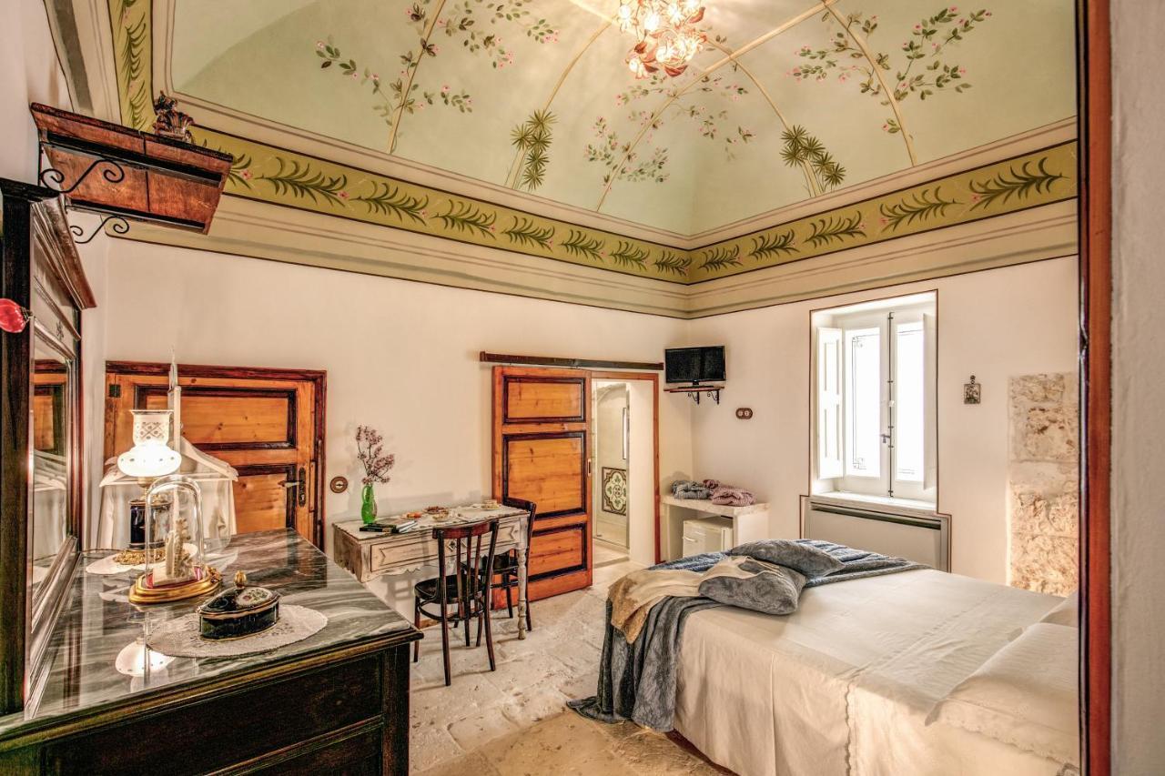 Palazzo Stunis - Dimora Di Charme Bed and Breakfast Ostuni Εξωτερικό φωτογραφία