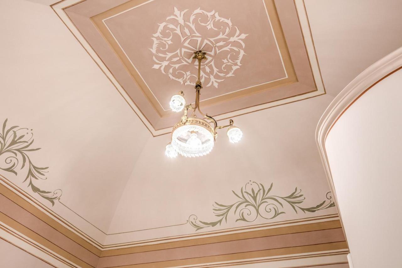Palazzo Stunis - Dimora Di Charme Bed and Breakfast Ostuni Εξωτερικό φωτογραφία