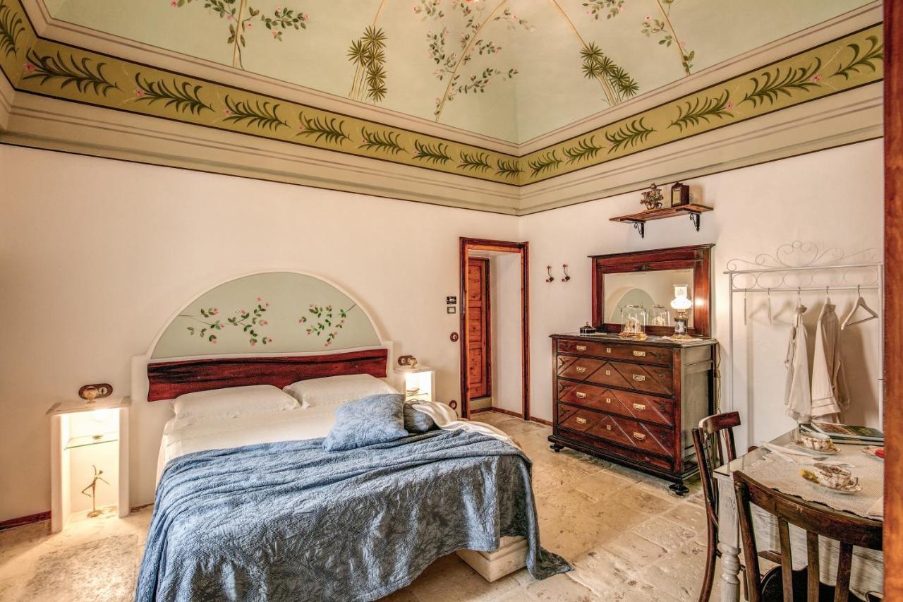 Palazzo Stunis - Dimora Di Charme Bed and Breakfast Ostuni Εξωτερικό φωτογραφία